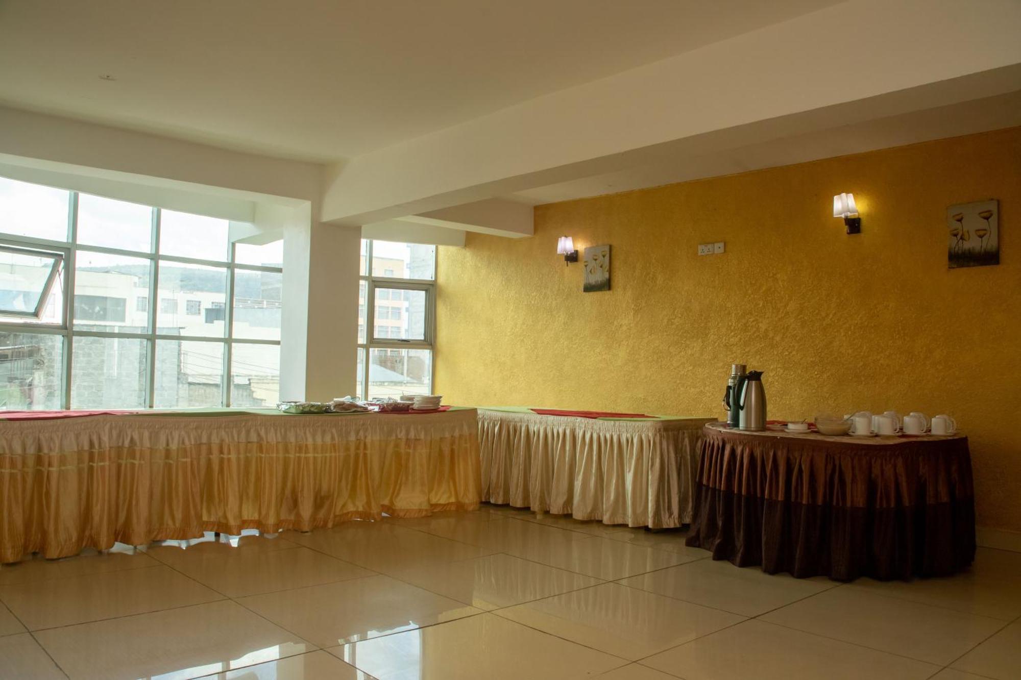 Legacy Hotel And Conference Centre Ltd Nakuru Bagian luar foto