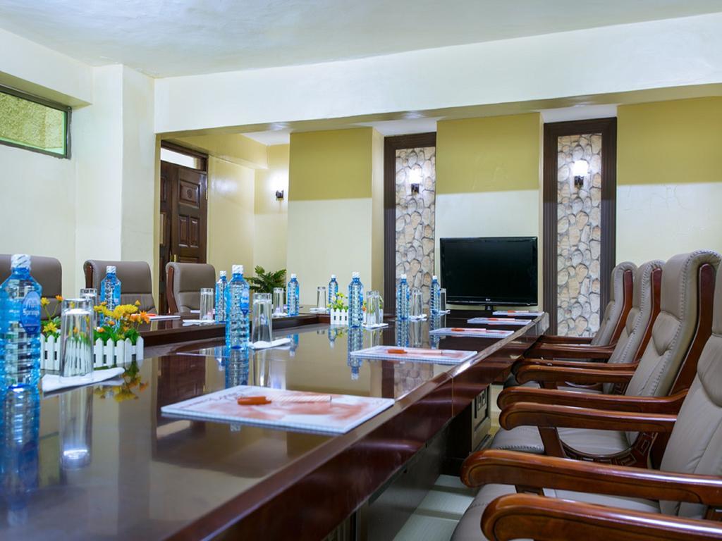 Legacy Hotel And Conference Centre Ltd Nakuru Bagian luar foto